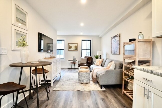 Building Photo - Townhomes at 5-7 Water St | One-Bedroom El...