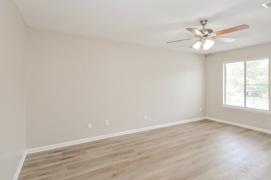 Building Photo - 4137 Rollingwood Ct