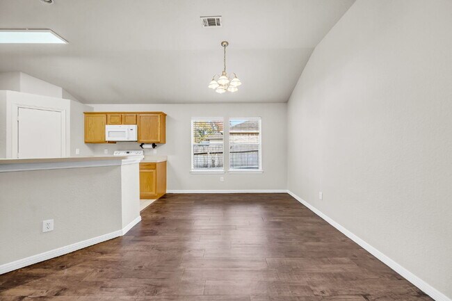 Building Photo - Well-maintained home located near Lake Conroe, offering the perfect balance of comfort & convenie...