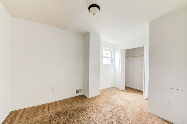 Building Photo - Available August 2026 - Renovated 2 Bedroom Home in Duquesne Heights!