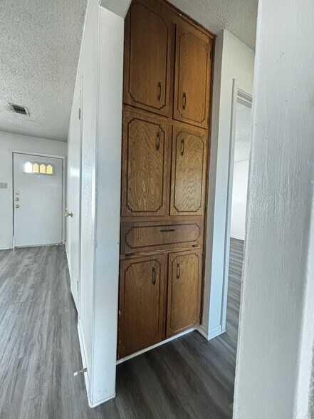 Building Photo - 4801 Rainbow Cir