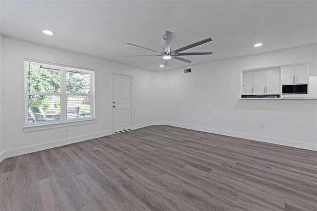 Building Photo - 4074 Cheena Dr