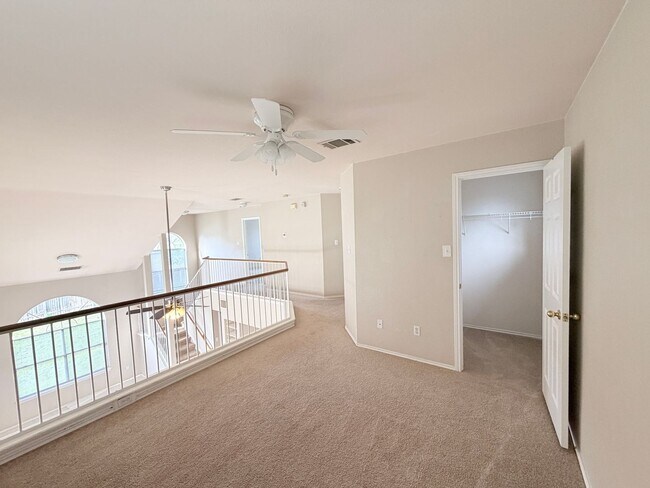 Building Photo - 3 BEDROOMS + AN OFFICE, 3 FULL BATHROOMS -  LIGHT AND BRIGHT INSIDE