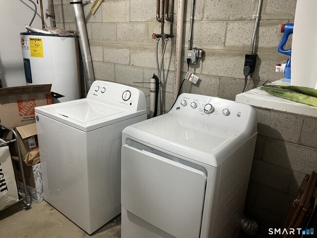 Building Photo - 32 Bouton St E