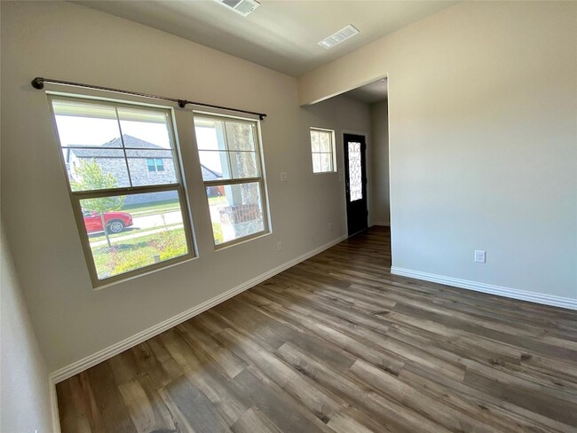 Building Photo - 1800 Canyon Ln