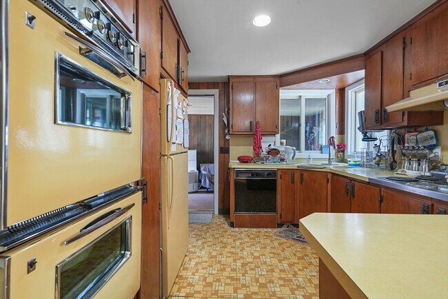 Building Photo - 26 Melanie Cir