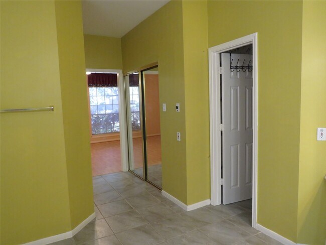 Building Photo - 2302 Plantation Bend Dr