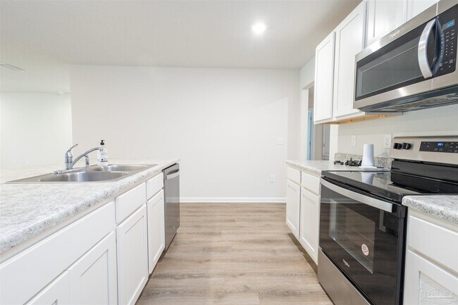 Building Photo - 975 Lovebird Ct