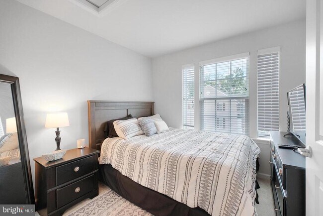 Building Photo - 52 Caswell Dr