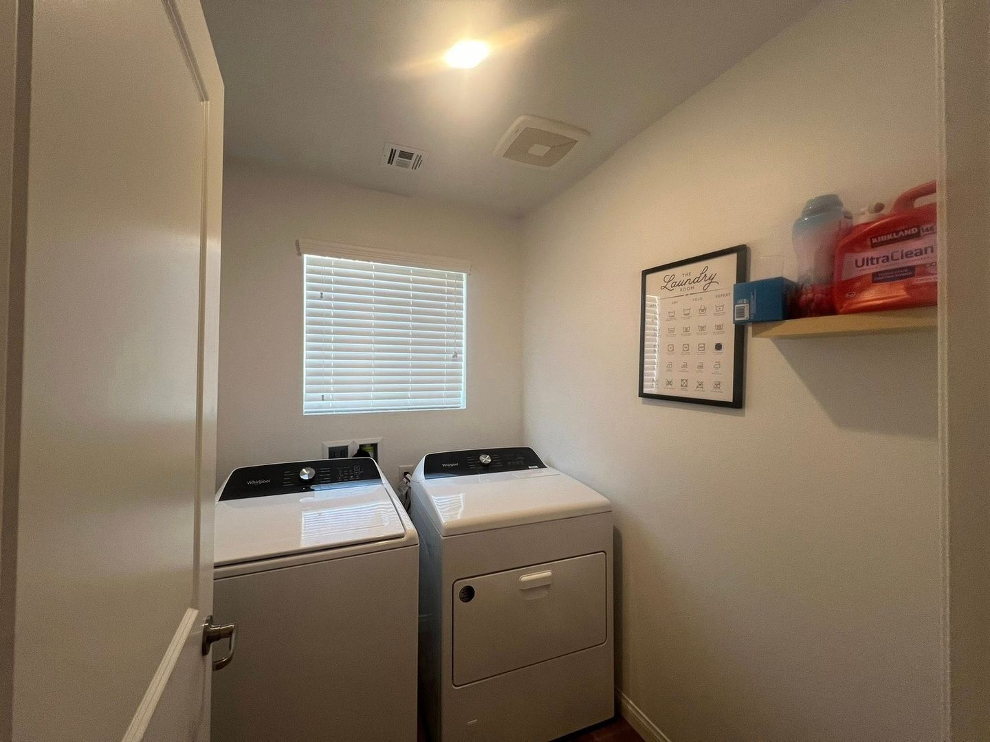 Building Photo - 854 Benning St