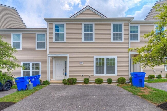 Primary Photo - 430 Twisted Oak Dr NW