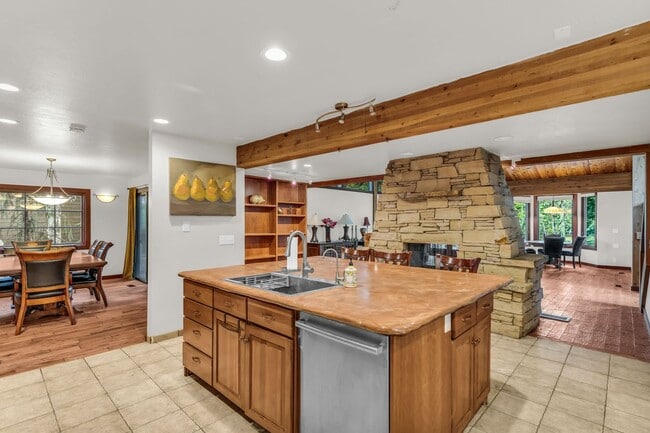 Building Photo - Luxury Mountain Home in Thaynes Canyon
