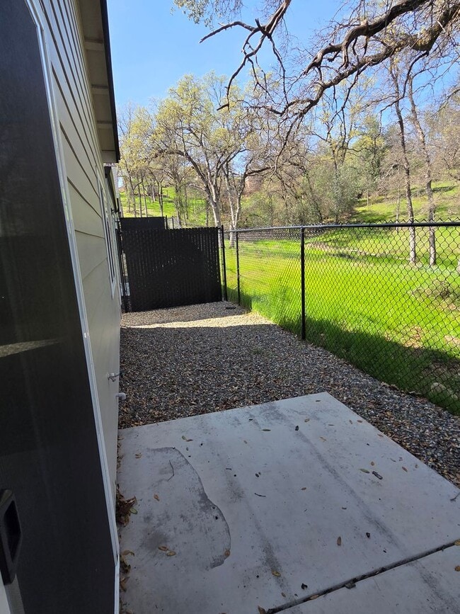 Building Photo - Brand New Build on Old Alturas - ALL Electric with City of Redding Solar!