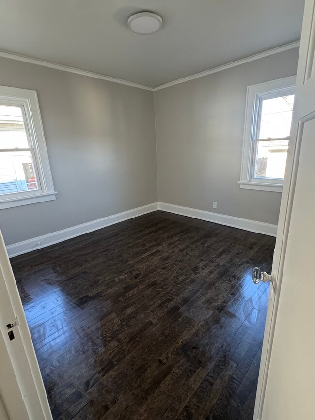 Building Photo - Mohawk Home