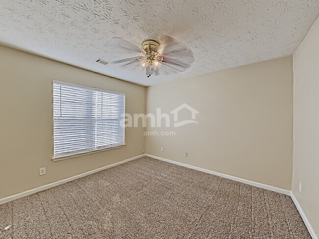 Building Photo - 1215 Wilkes Crest Dr