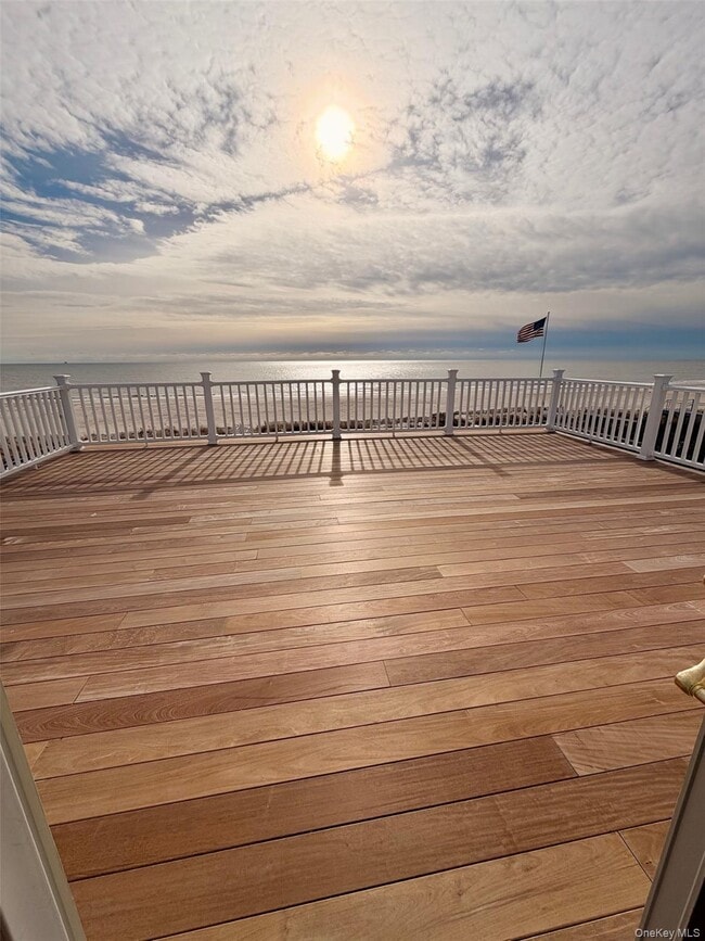 Building Photo - 675 Dune Rd