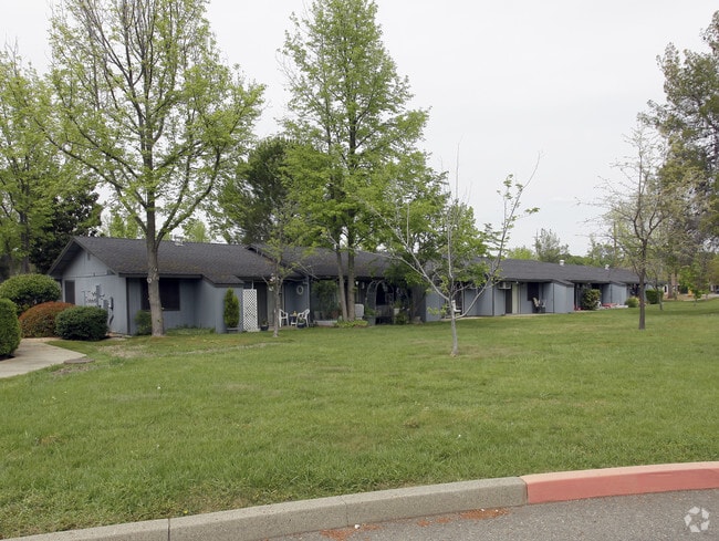 Building Photo - Lyn-Roc Senior Apartments