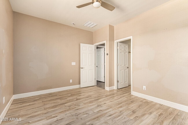 Building Photo - 9008 S 55th Dr