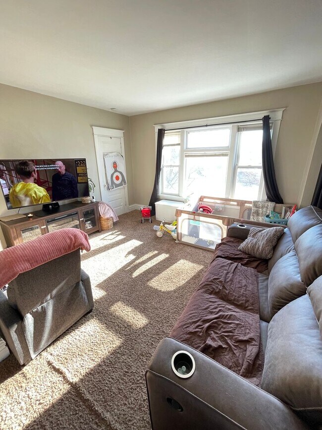 Building Photo - 510 N 23rd Ave W