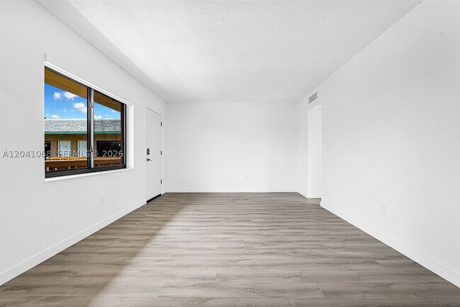 Building Photo - 13210 Memorial 205