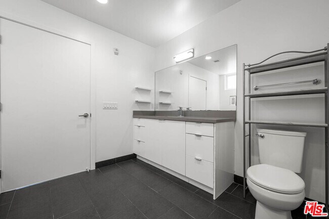 Building Photo - 1215 S Bedford St