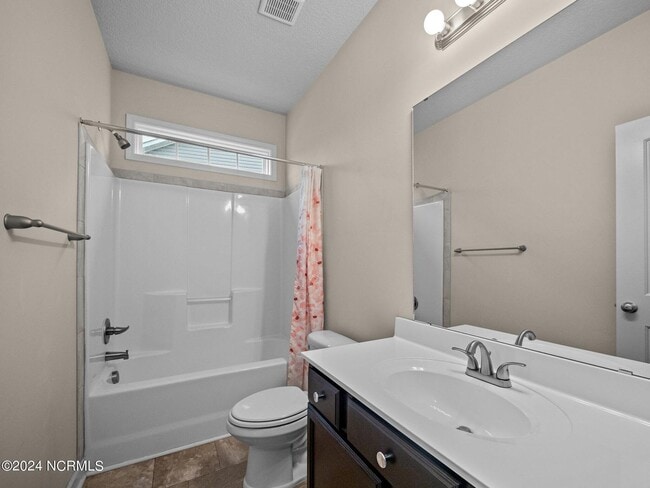Building Photo - Holly Ridge Townhome Available!