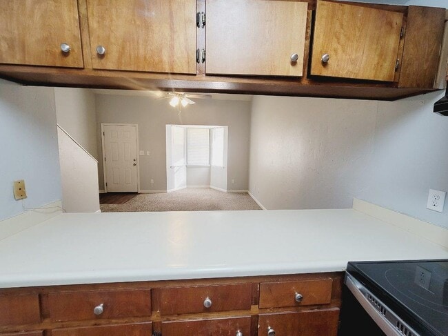 Building Photo - 1257 E Orange Ave