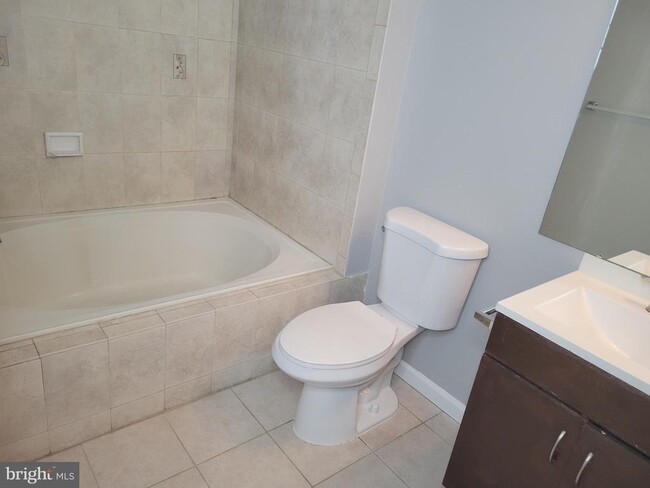 Building Photo - 2904 Saxony Dr