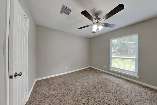 Building Photo - 10210 Rippling Fields Dr