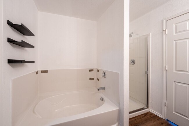 Building Photo - 11326 Fine Design