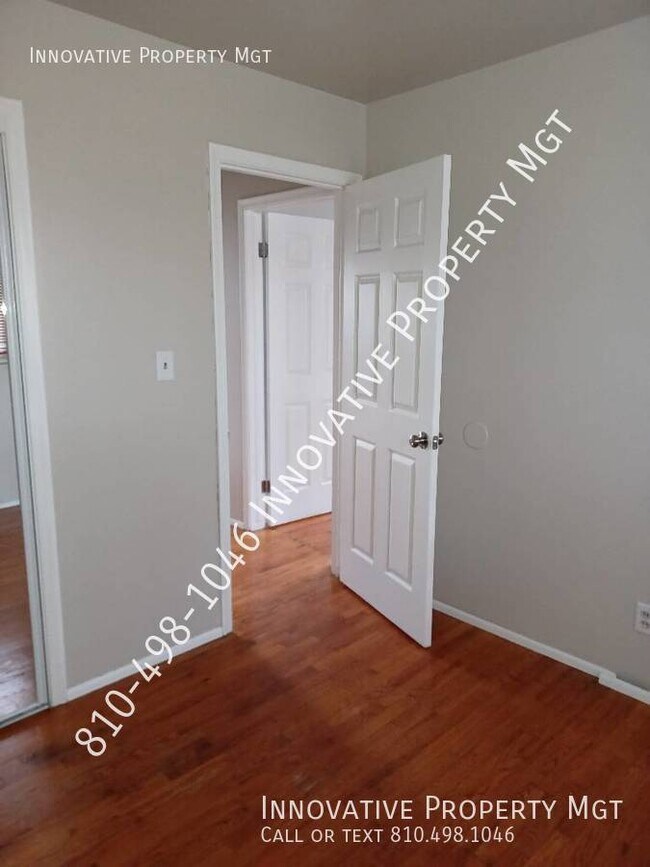 Building Photo - 3 bedroom 1 bath spacious home! newly reno...