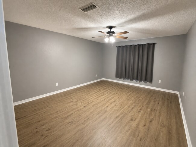 Building Photo - 2155 Hagood Loop