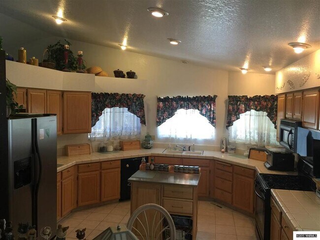 Building Photo - 3 Bed/2 Bath Single Story Home in Sparks