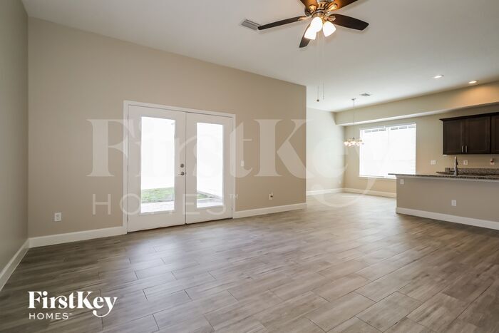 Building Photo - 3522 Hawthorn Way