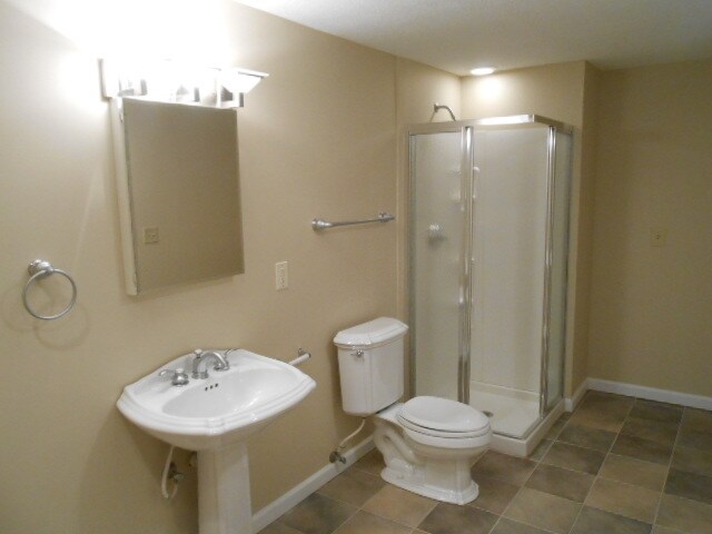 Building Photo - 8947 Creek View St