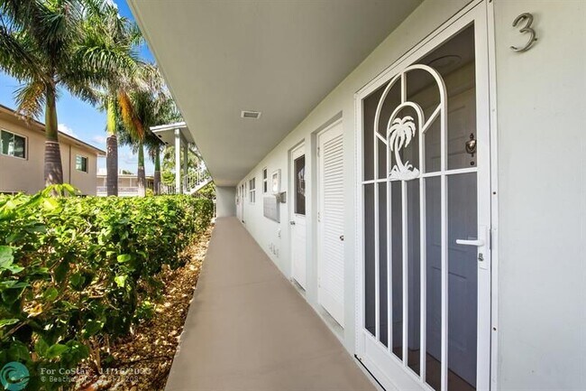 Primary Photo - 2561 S Ocean Blvd