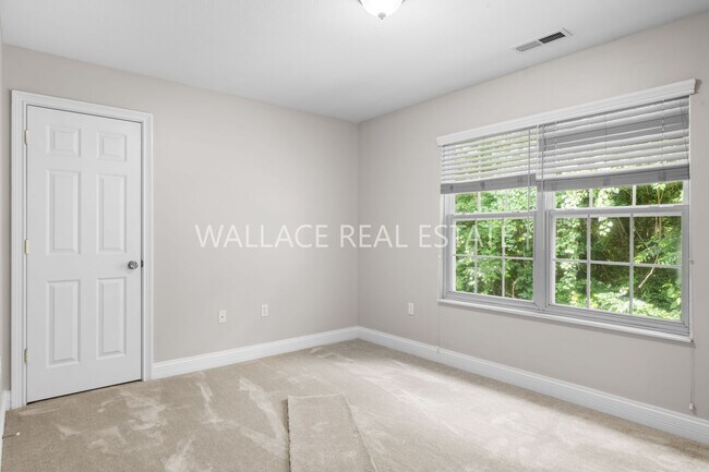 Building Photo - PRICE REDUCTION!!  FARRAGUT: TWO STORY 3 B...
