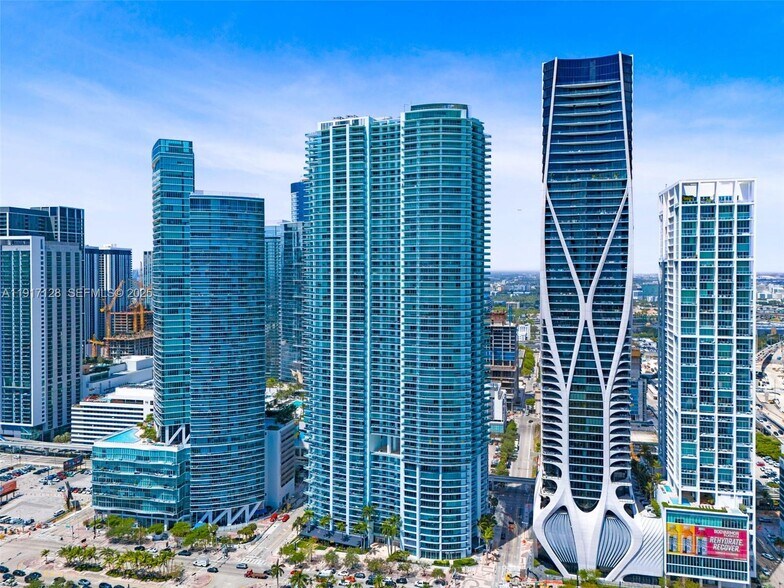 Building Photo - 900 Biscayne Blvd