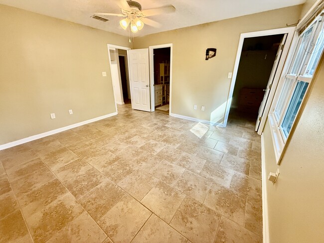 Building Photo - 1700 Lucina Cove