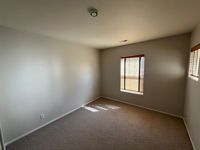 Building Photo - 4 Bedroom - 3 Bath Home - available June 1...
