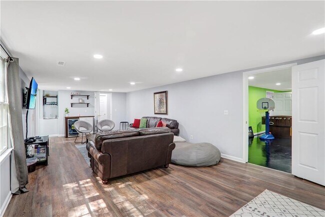 Building Photo - 745 Winterwind Way