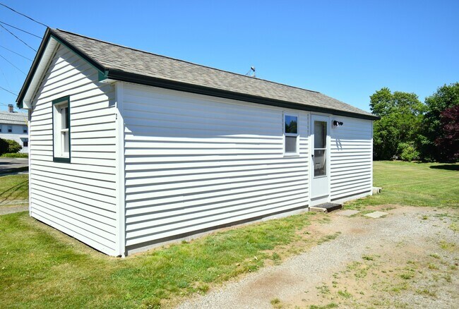 Building Photo - 37 Dudley Ln
