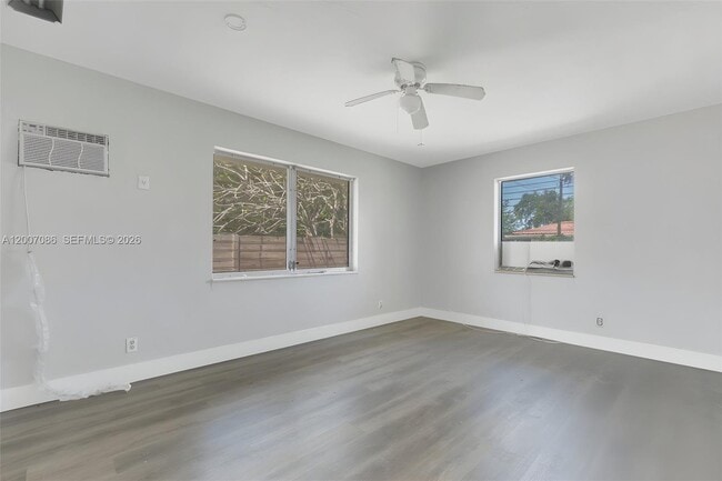 Building Photo - 923 N 17th Ave