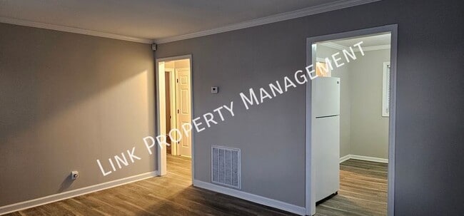 Building Photo - 2310 N Chamberlain Ave