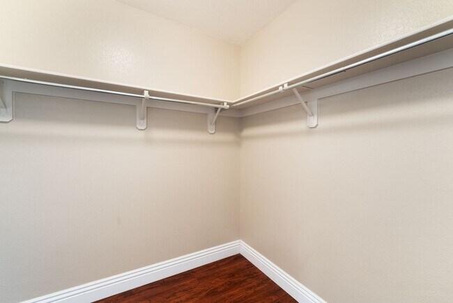 Building Photo - Spacious 3-Bed, 2-Bath Home with All Appliances Included!