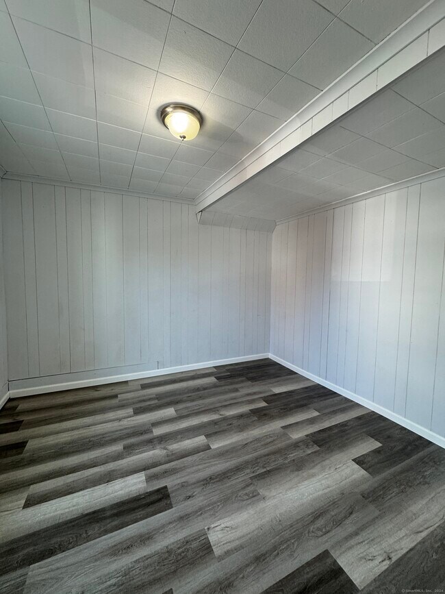 Building Photo - 105 Olivia St