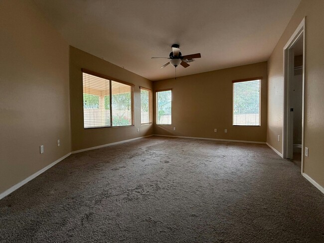 Building Photo - 3625 E Thunderheart Trail