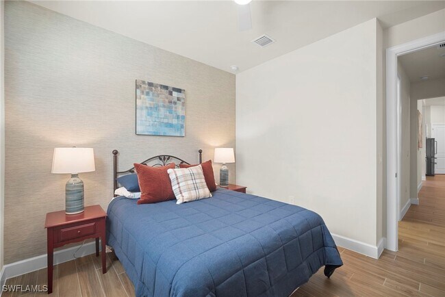 Building Photo - 9774 Everglades Dr