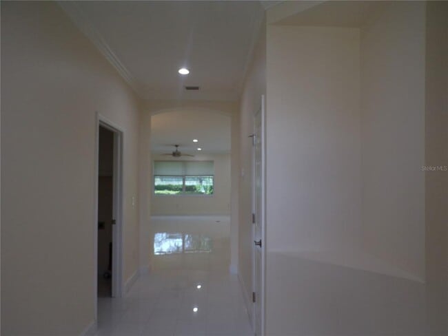 Building Photo - 6200 Falcon Lair Dr