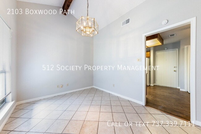 Building Photo - 2103 Boxwood Path